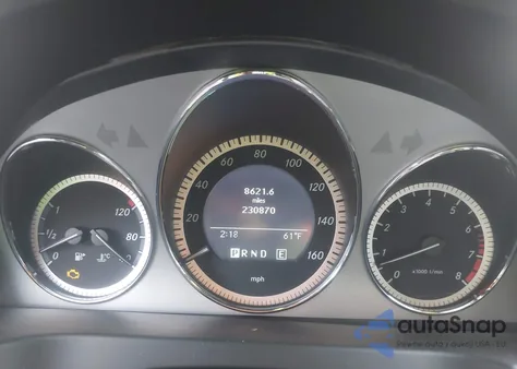 2011 Mercedes-Benz C 300 Sport 4Matic z USA, uszkodzony, nr VIN WDDGF8BB3BR167936